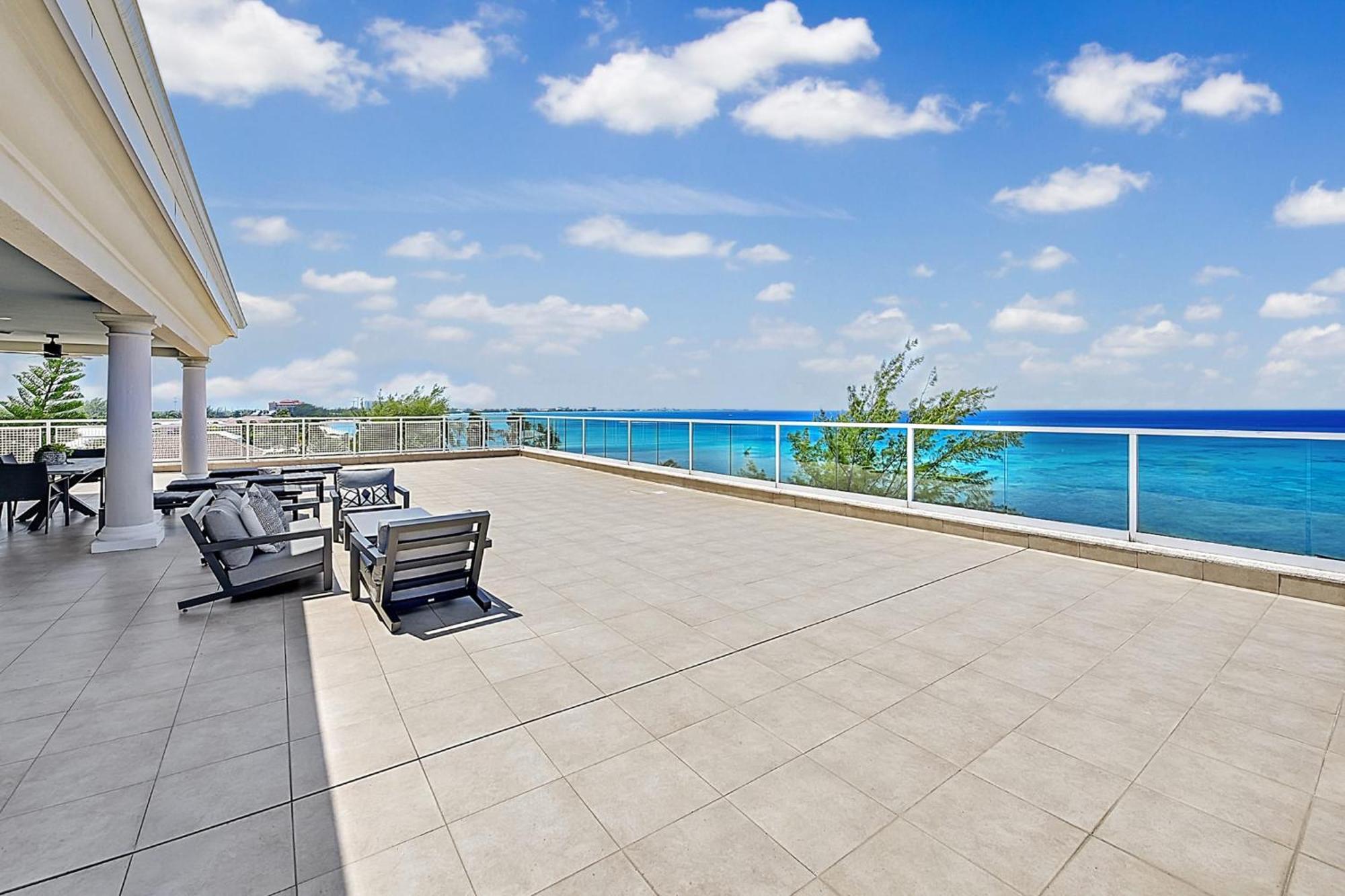 Luxury Penthouse At Sea Breeze #9 Villa Seven Mile Beach Exterior photo